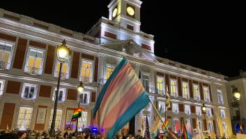 Cerca de mil personas se manifiestan en Madrid contra las reformas de la leyes LGTBI al grito de 'Ni un paso atrás'