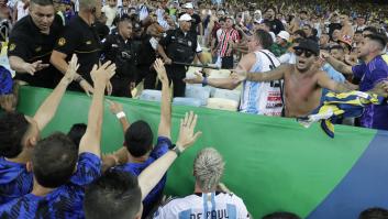 Una pelea multitudinaria en las gradas de Maracaná suspende el Brasil vs Argentina