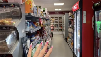 Una española va a un supermercado en el Polo Norte y ve algo que en España sería impensable
