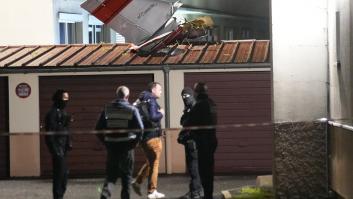 Tres heridos en el aparatoso aterrizaje de emergencia de una avioneta en un barrio de París