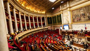 La Asamblea Nacional asesta un duro golpe al Gobierno francés con la ley de inmigración