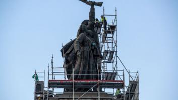 Un país de la UE destruye su monumento soviético