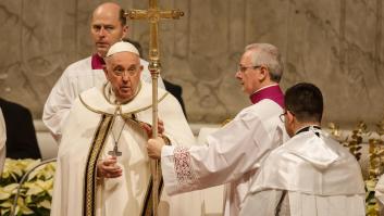 El papa celebra la misa del gallo con el "corazón" en Belén por "el rugir de las armas"