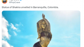 Logra el tuit del día con su maravillosa reacción a la comentada imagen de la estatua de Shakira