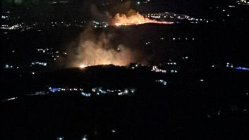 Desalojan varias viviendas en Mijas (Málaga) a causa de un incendio forestal