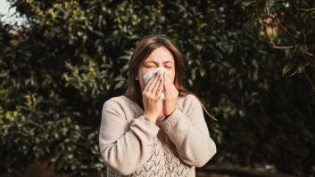 La 'tripledemia' se hace notar en España: los casos de covid, bronquitis y gripe se disparan