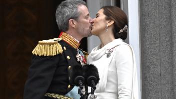 Una experta 'lee' el lenguaje corporal del beso de Federico y Mary de Dinamarca y su conclusión es clara