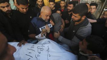 Wael al Dahdouh, icono de la prensa de Gaza, abandona la Franja para recibir tratamiento