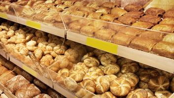 Consumo pide la retirada inmediata del pan más sano de supermercado por presencia de plásticos