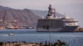 Hito histórico del puerto de Tenerife con el barco que triplica el peso del Titanic