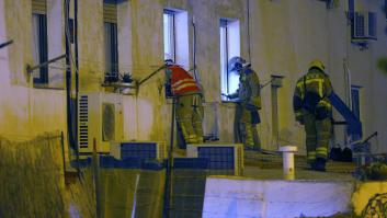Los bomberos hallan tres cadáveres bajo los escombros del edificio derrumbado en Badalona