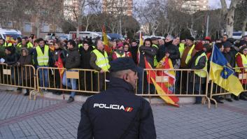Huelga de agricultores hoy en directo: movilizaciones en Madrid, Valladolid, carreteras cortadas y tractoradas
