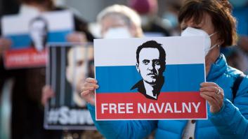 Más de doscientos detenidos en manifestaciones en recuerdo a Navalni en Rusia
