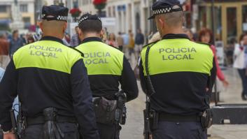 La Policía recibe su catering en neveras con cucarachas durante el Carnaval de Tenerife