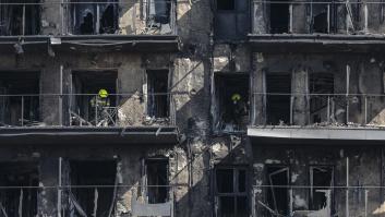 Los vecinos afectados por el incendio en Valencia: "Nos encontramos sin nada pero estamos vivos"