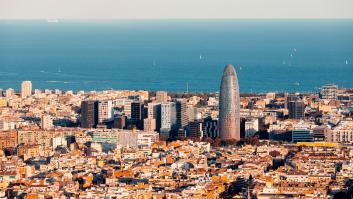 El mítico rascacielos de Barcelona cambia de nombre