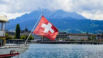 Suiza se prepara para abandonar su histórica neutralidad militar