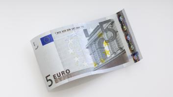 Avisan de la proliferación de unos billetes de cinco euros que no valen: así puedes diferenciarlos