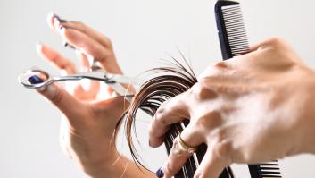 Una peluquera confiesa los comportamientos que todo su sector odia de los clientes
