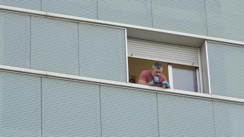 Un bebé, en estado crítico después de caer desde un quinto piso en Vitoria