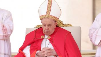 El papa Francisco sorprende a los fieles y no lee la homilía en la misa del Domingo de Ramos