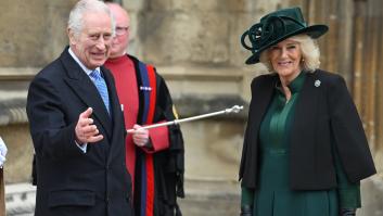 Primera aparición pública de Carlos III desde que anunció que padece cáncer: sonriente y junto a Camilla
