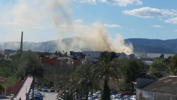 Un incendio obliga a desalojar la fábrica de Dulcesol en Gandía