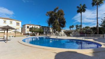 Idealista ofrece vivir de vacaciones todo el año con bungalows con piscina desde 69.000 euros