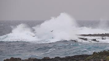 El fuerte oleaje obliga a evacuar casas en el sur de Tenerife