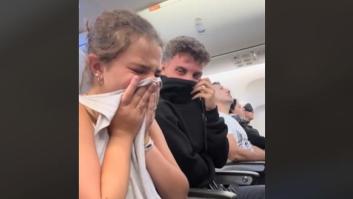 Entre la risa y el llanto: viven en un avión la situación más embarazosa