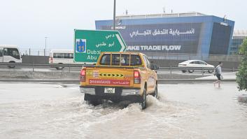 Los trabajadores de Emirates explotan contra la compañía por las inundaciones de Dubái