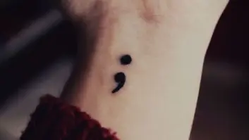 Qué significa el tatuaje del punto y la coma