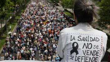 Decenas de miles de personas salen a las calles de Madrid en defensa de la sanidad pública