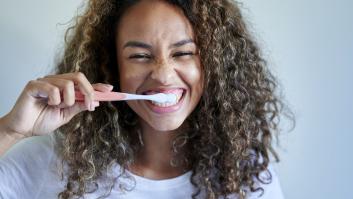 Un reconocido dentista desvela la parte crucial a la hora de lavarse los dientes