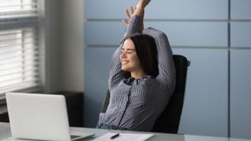 Esta es la silla ergonómica top ventas en Amazon: los médicos la recomiendan para teletrabajar o estudiar en casa