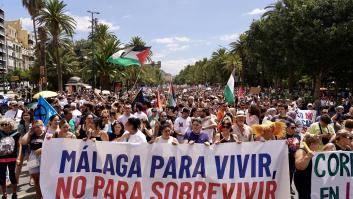 Miles de personas se manifiestan en Málaga contra los precios del alquiler y las viviendas turísticas: "Málaga no se vende"