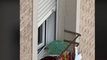 Ve lo que cuelga su vecina por la ventana y no puede evitar grabarlo: muchos le explican el porqué