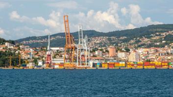 Un marinero con 10.000 euros de sueldo deja tirados en puerto a sus compañeros y reclama su despedido