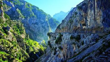 La impresionante ruta de montaña a nada de Galicia que esconde un paraíso si no temes las alturas