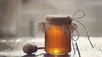 Este es el fallo más común al guardar la miel, según un apicultor