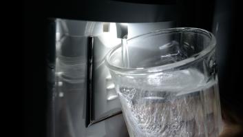 El truco para vigilar tu casa en vacaciones: solo tienes que meter un vaso de agua en el congelador