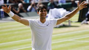 Carlos Alcaraz arrolla a Novak Djokovic y gana la final de Wimbledon