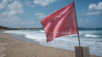 Ya son tres las playas del sur de Valencia con prohibición del baño por un vertido
