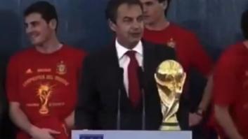 Recuperan la celebración del Mundial con Zapatero para comparar con lo que hizo Carvajal con Sánchez