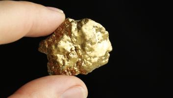 Dos mineros venden la monstruosa pepita de oro de 72 kilos a precio de risa