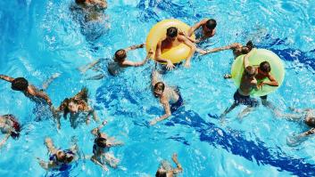 Esta es la primera piscina comunitaria abierta en España: escondida en un patio y 50 años cerrada