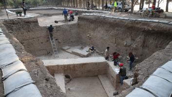 Descubierta una tableta con escritura cuneiforme en la que aparece una lista de la compra de muebles de la Edad de Bronce