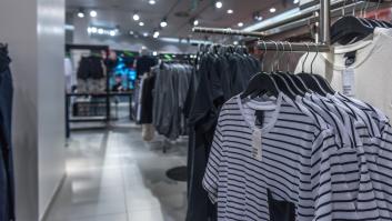 Otra gran marca de ropa se pasa al etiquetado en catalán