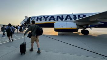 Ryanair deja tres aeropuertos españoles sin tarjetas de embarque en móviles