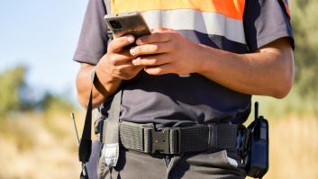 Una chica devuelve un iPhone que se encuentra de fiesta y esto es lo que le dice un policía